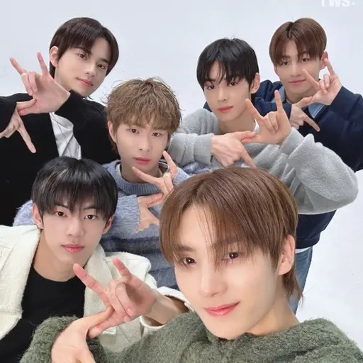 VoicedGlue6442의 투어스 오빠들 중에 여자 동생으로 살아남기