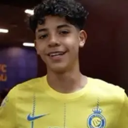 PlumpMacaw8659의 Cristiano Junior