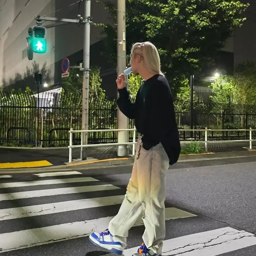 SmugWoman7643의 이용복