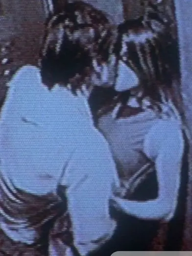 Sadie의 Kissing in the elevator...