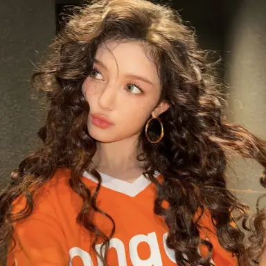 Profile image of Danielle.