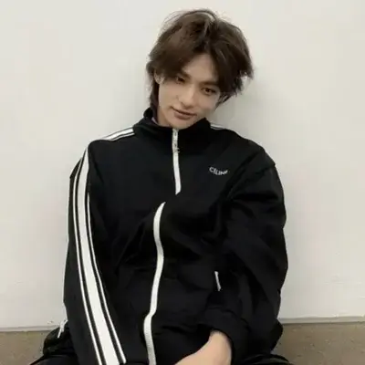 FleshyTart4749의 Hwang Hyunjin