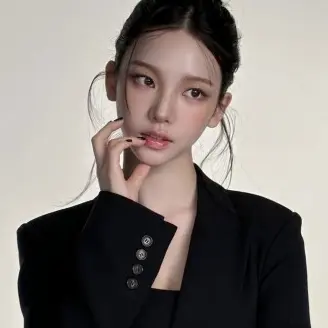 FatThrow9998의 선배 카리나