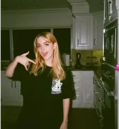 Profile image of Chloe Vance