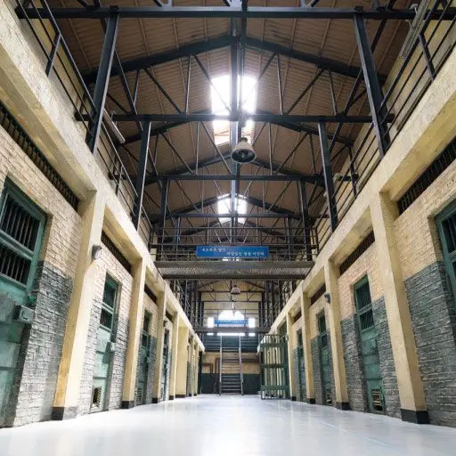 LoudBeads0964의 교도소에서 살아남기