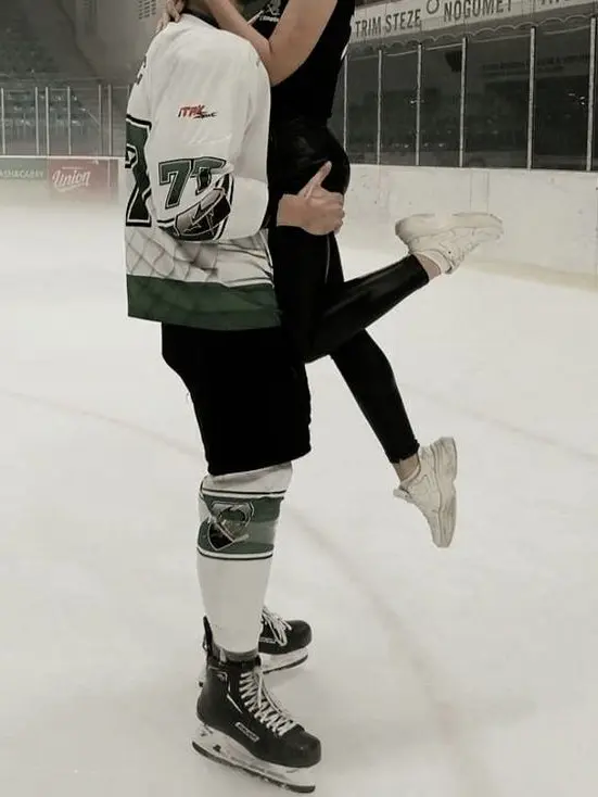 BluntBeago3401의 Figure skater x hockey skater