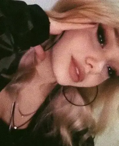 SoreKiwi8313의 Popular Girl