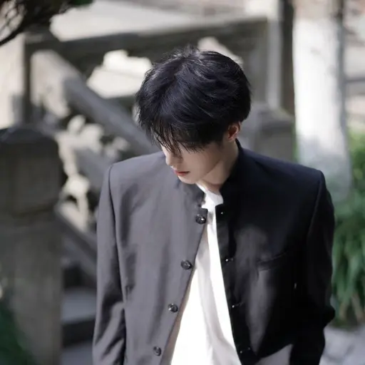 L.E.E.S.N.J.U의 윤승원