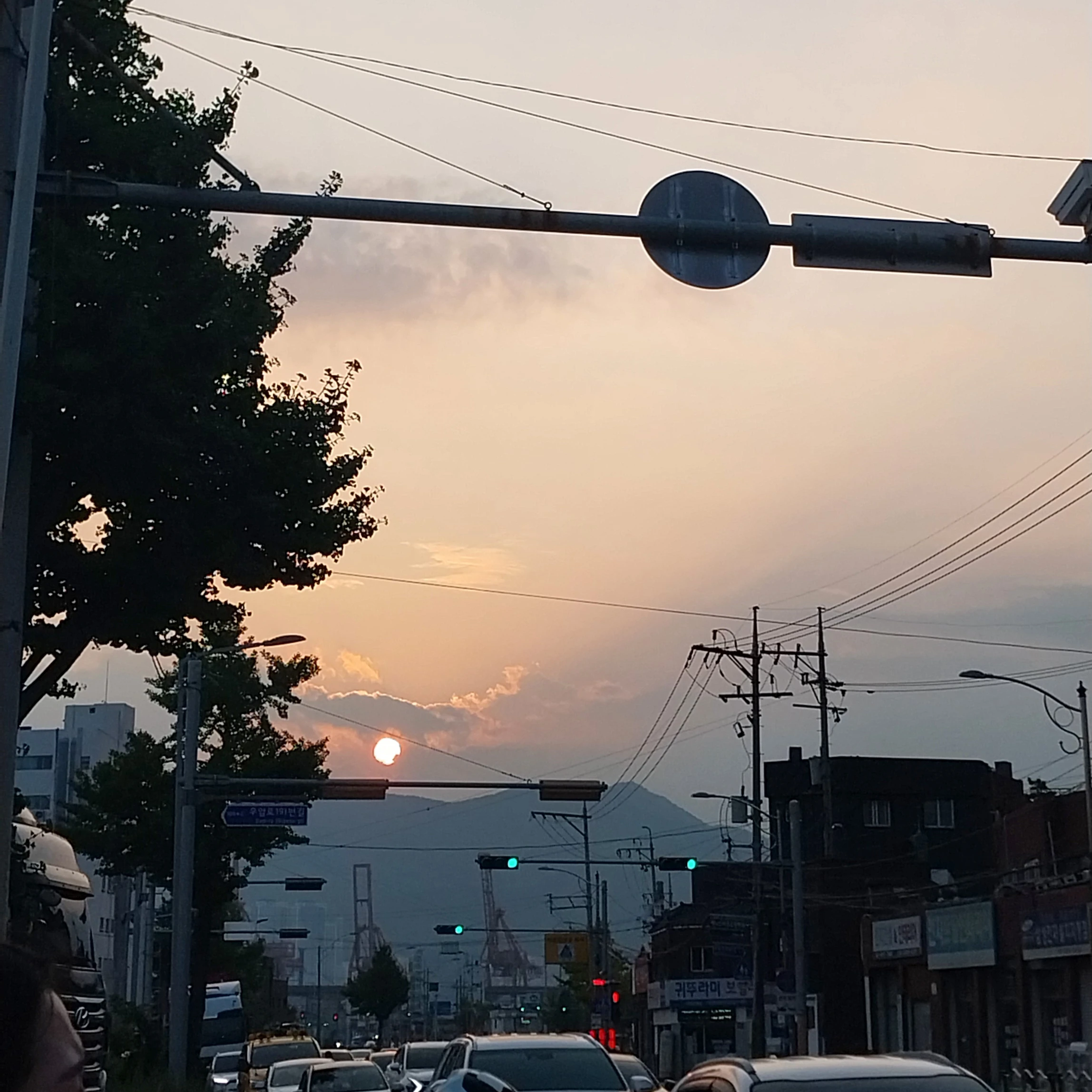 강턔현