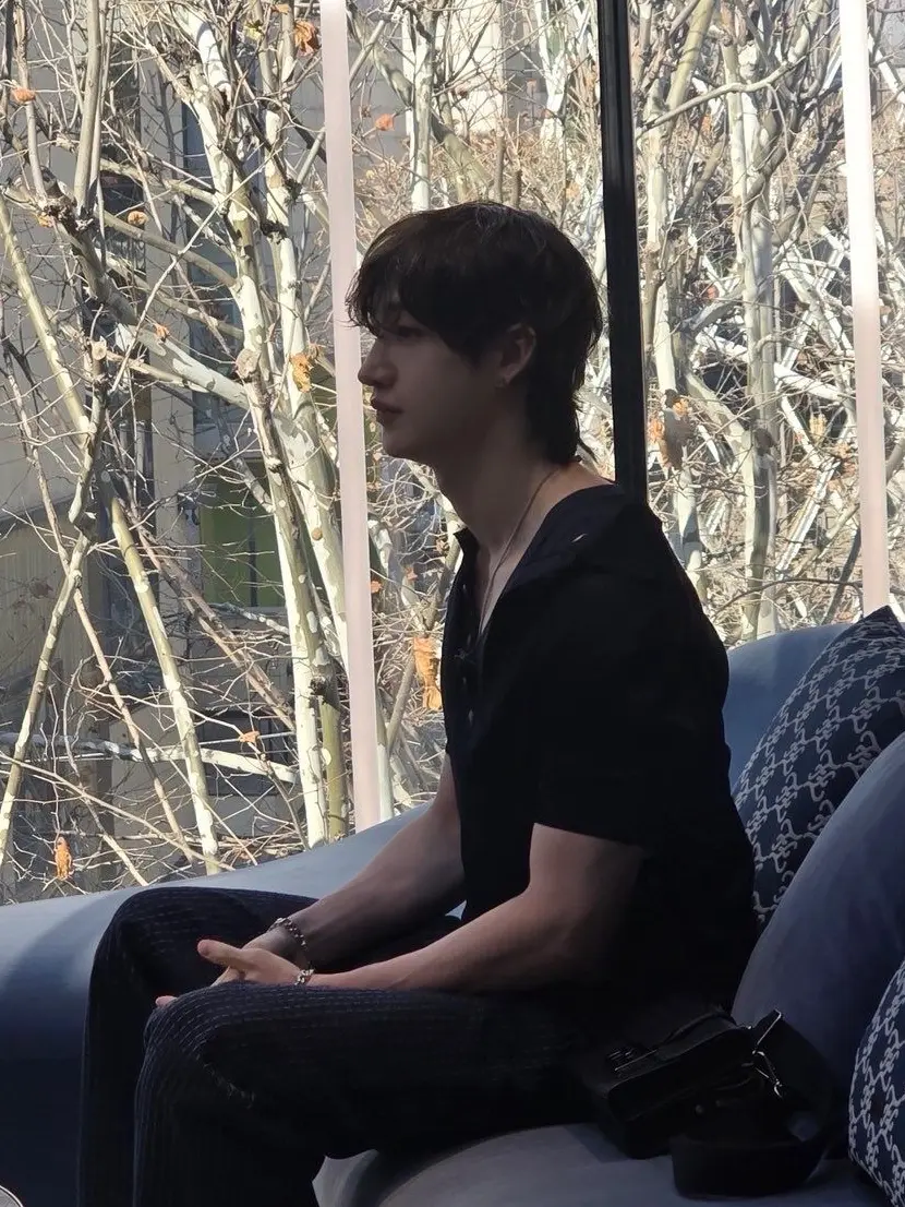 ExoticEagle9050의 Best friend.. or more?