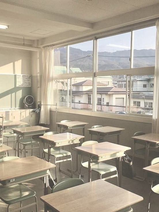레즈 여자 고등학교 대표 이미지