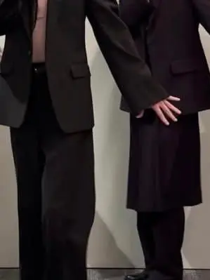 WickedWharf2749의 二人の彼氏は正常じゃない。