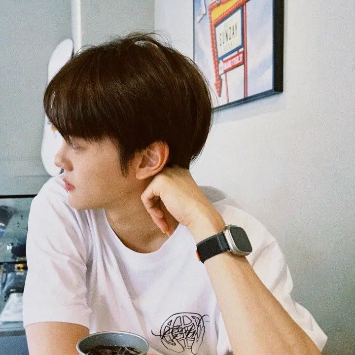 FrayedTuba7126의 질투 많은 남친, 김규빈