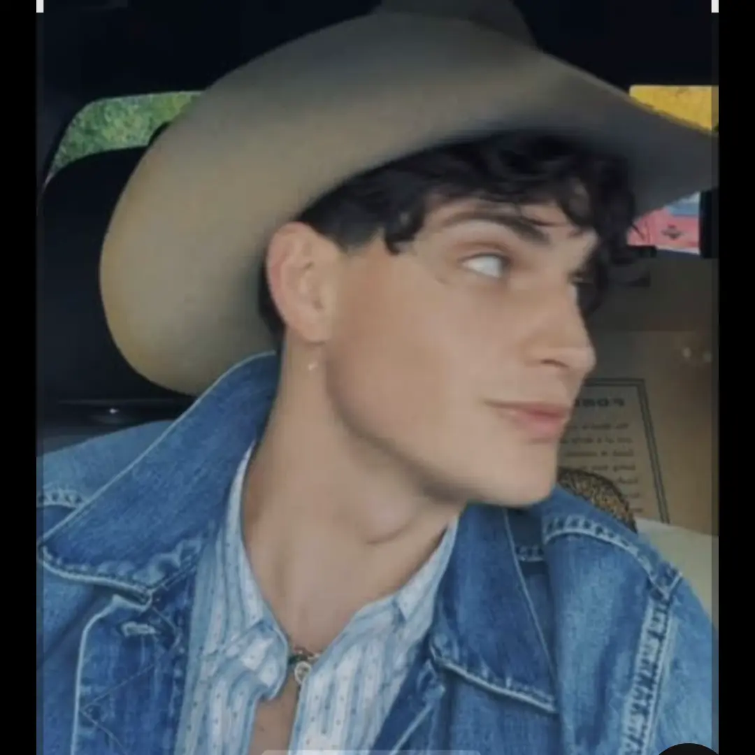 DrearyShock2682의 Hidden Hearts on the Rooftop