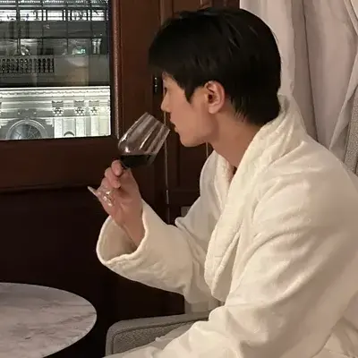 HazyClam4069의 Ethan