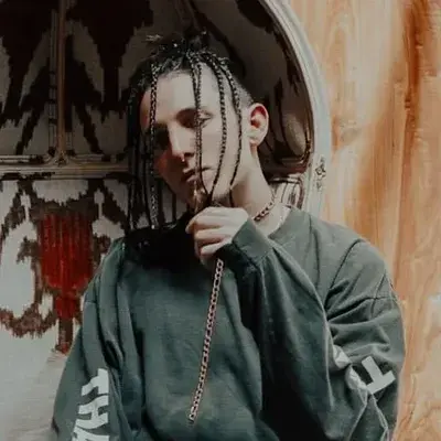 NewBed9144의 Miles Vance