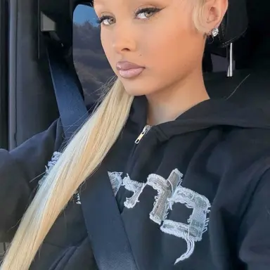 Profile image of Alabama Barker