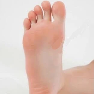 오른 발