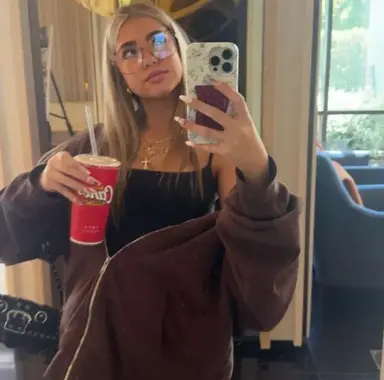 Profile image of Everly Carson