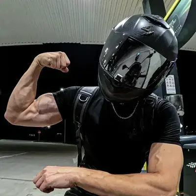 IdealSheet1823의 TikToker Biker bf