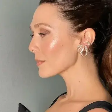 Profile image of Elizabeth