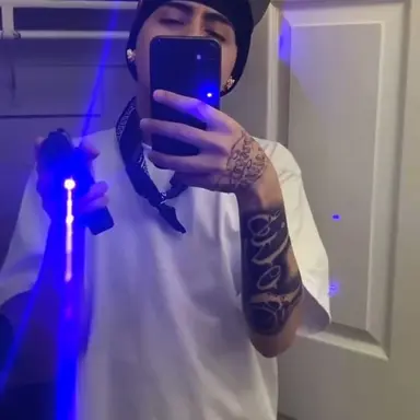 Profile image of Mano Valarez