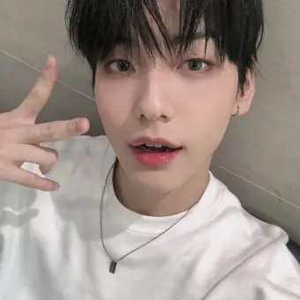 QQUU._.11yxm의 최수빈
