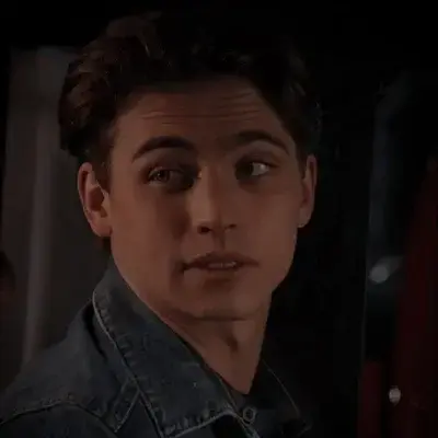 PoeticQuoll7436의 Robby keene