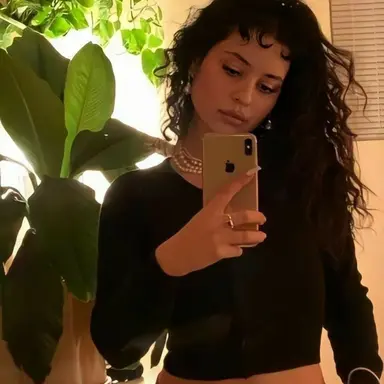Profile image of Mila Hart