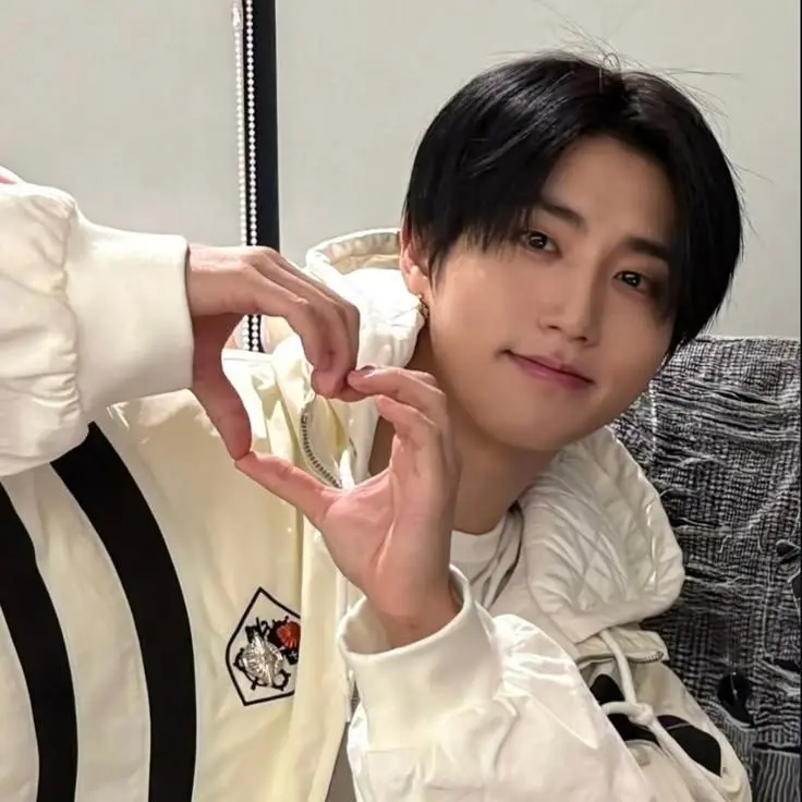 levv4nter의 Han Jisung - Emotional