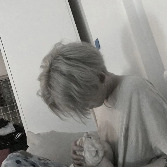 백민현