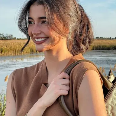 Profile image of Maya Vance