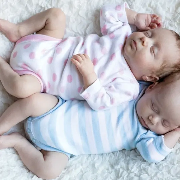 FineSpicy8384의 Your sister’s baby and your baby
