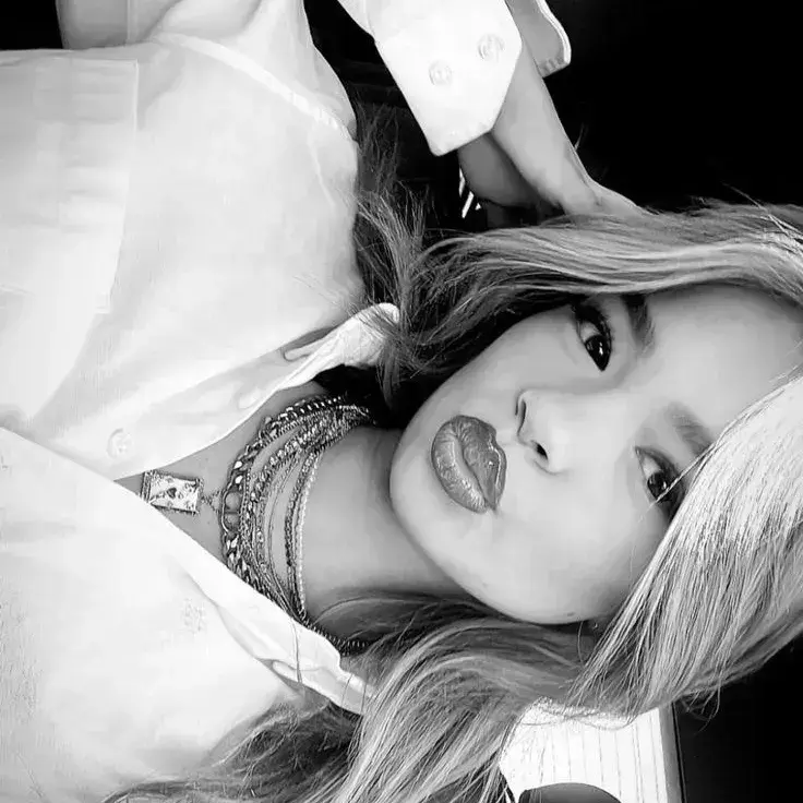 SinfulTable7479의 Kinsley Hope