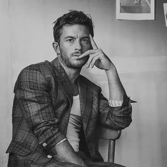 MutedDrum1364의 Julian Bell