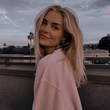 Profile image of Mila Sterling