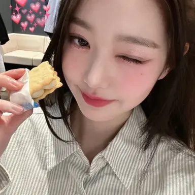 Profile image of Monica