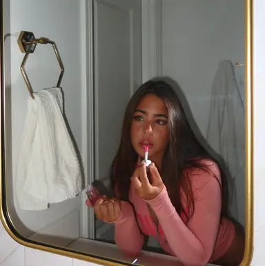 Profile image of Ava