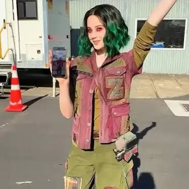 Profile image of Izzy