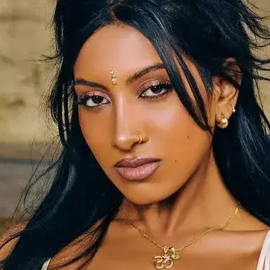 Profile image of Lara