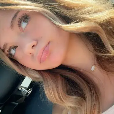 Profile image of Ella