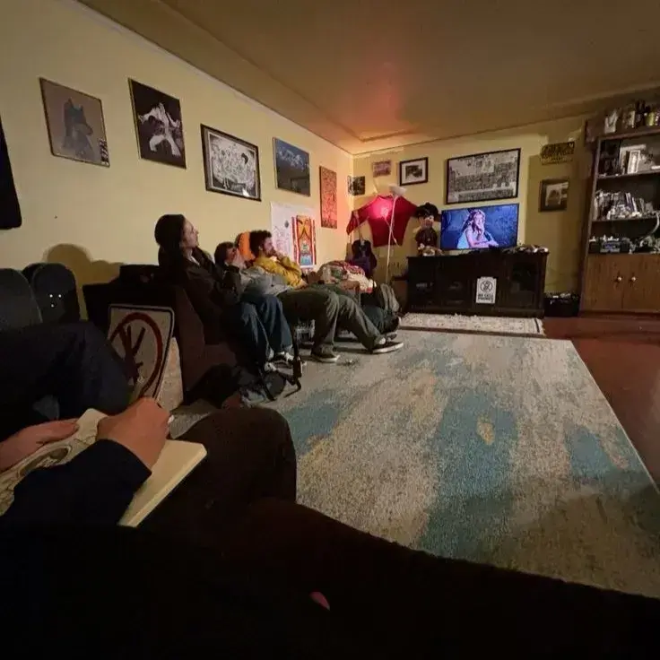 SicklyShard3866의 Eight Guy Roommates