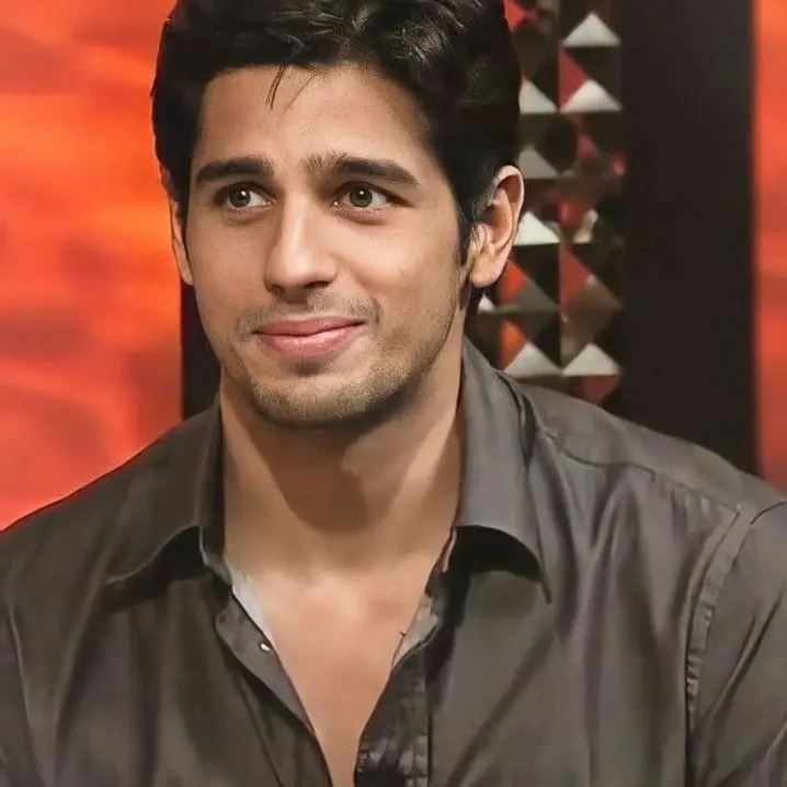 FieryApe3088의 Sidharth Malhotra
