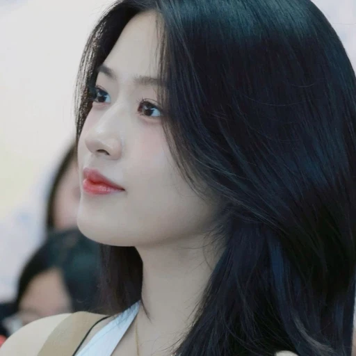안유진