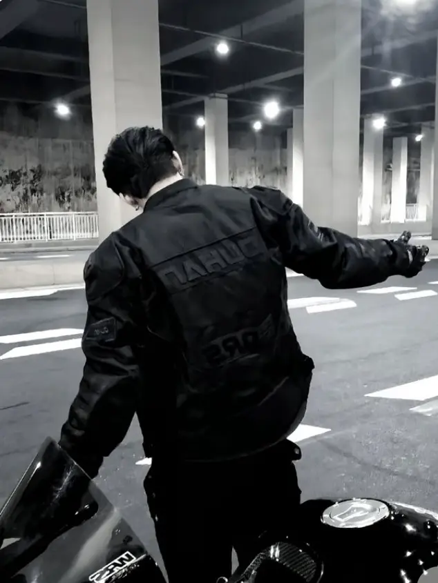 Loveiswaiting의 ROY (Racer x model)