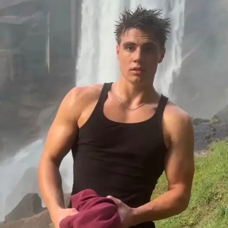 CloseHelm6863의 Dangerous Wager