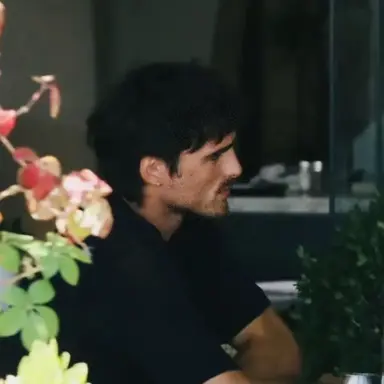 Profile image of Julian Vance