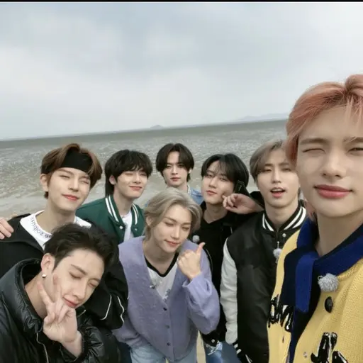 OvalPlug6492의 오빠가 스트레이키즈?
