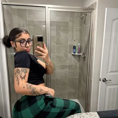 Profile image of Gia