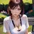 苦しそうで顔色悪く公園のベンチに座っている女性